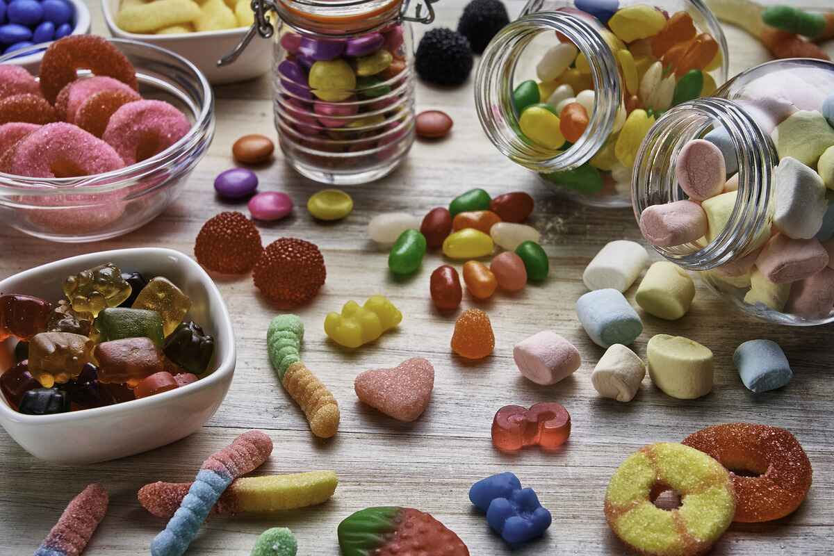 Food dyes are found in candy